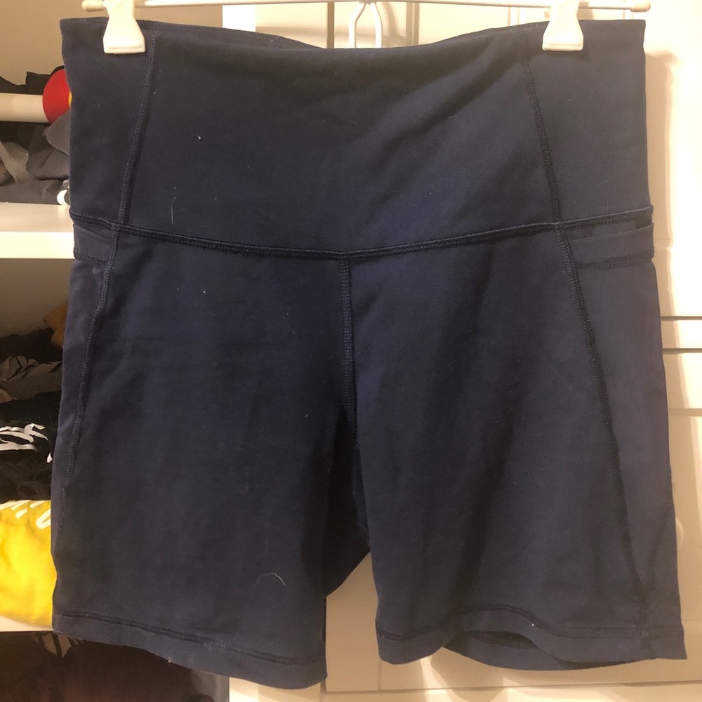 Old Navy Active Navy Blue Mid Thigh Length Hi Rise Shorts with Mesh Side Pocket